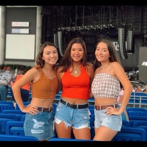 Meet your Posher, Abigail